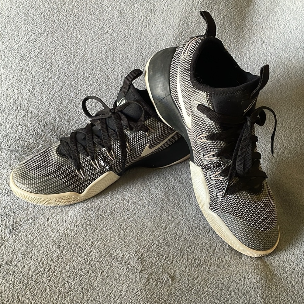 Men’s Nike Hypershift basketball shoes